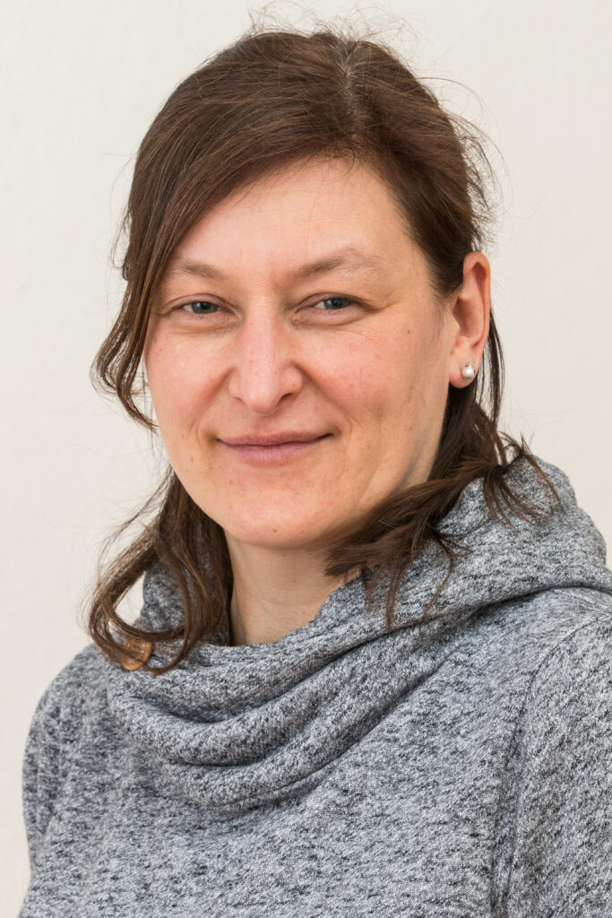 Angela Miethe, Vorstandsmitglied, stellvertretende Weiterbildungsleiterin, Koordinatorin für Systemische Kinder- und Jugendlichentherapie.